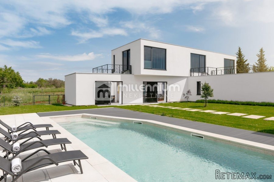 Istra, Bale, moderna vila s bazenom