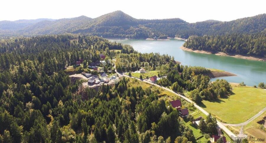 GORSKI KOTAR, LOKVE - Građevinski teren uz jezero za investi