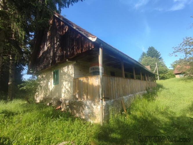 Ogulin-seosko imanje,90500 m2 okućnice