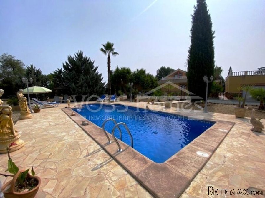 NEW LISTING TO VOSS HOMES A beautifully well maintained.. - 2