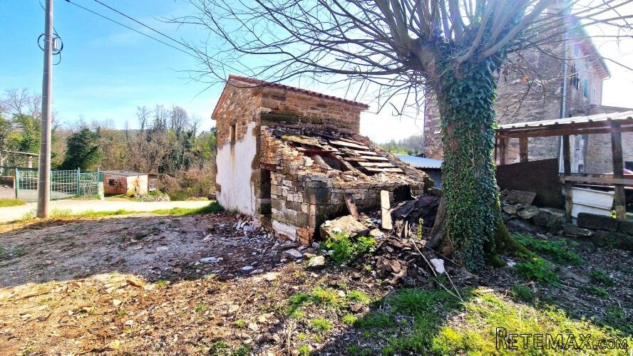 Istra,Grožnjan okolica-Dvije kamene kućice za obnovu