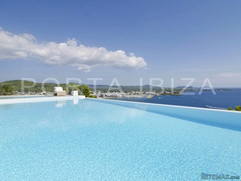 Magnificent, ultra-modern Bauhaus-style..