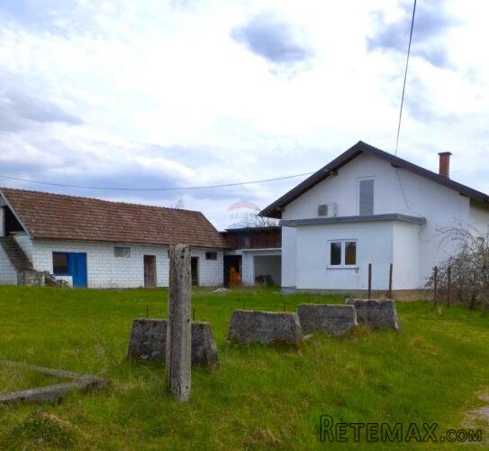 Karlovac, Vojnić, Imanje s kućom, garažom i ljetnom kuhinjom