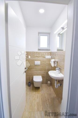 PRODAJA, VILA S BAZENOM, NOVI MAROF, 572 m2 - 7