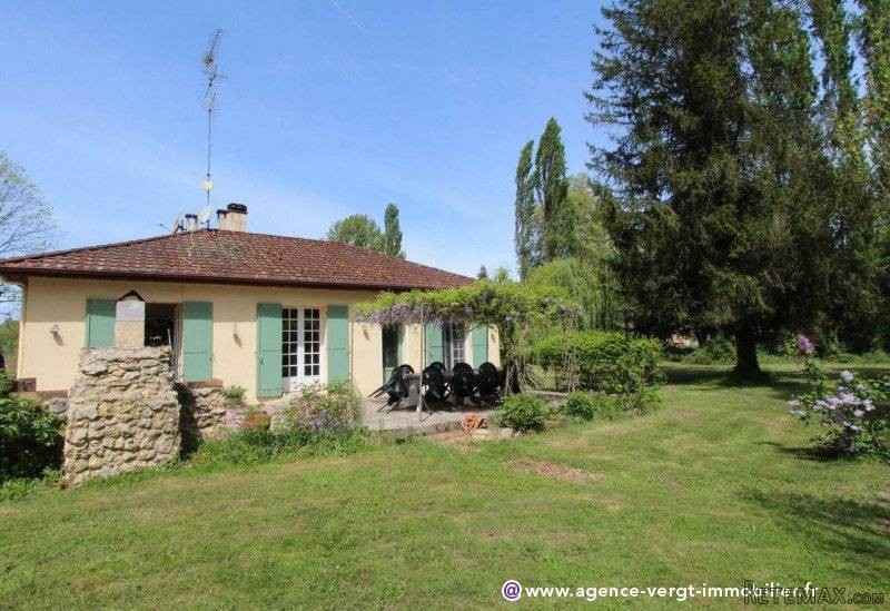 Ref 28090 : Dans Un Charmant Petit..