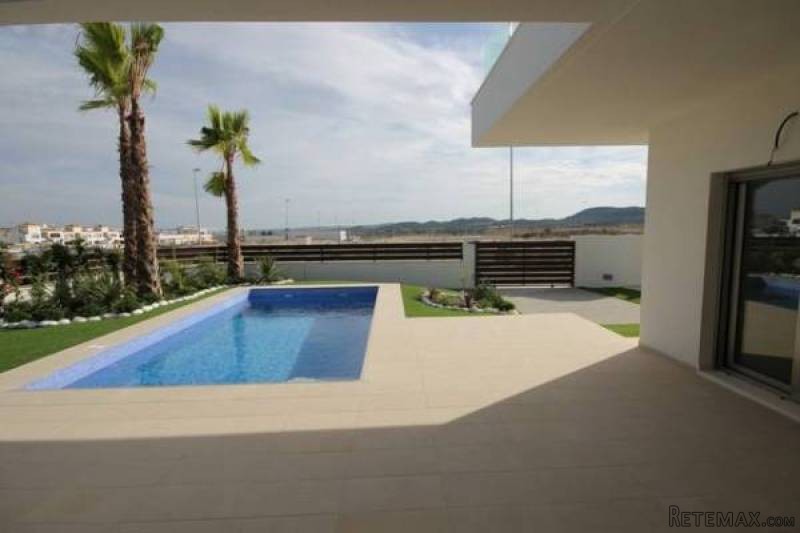 3 Bedroom 3 Bathroom Villa In Los.. - 2