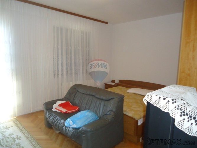 ODRŽAVANA KUĆA NA VELIKOJ OKUĆNICI - 4