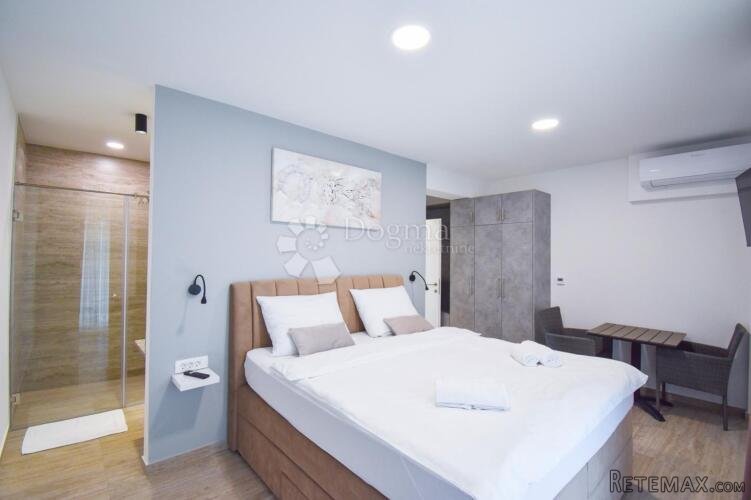 PRODAJA, VILA S BAZENOM, NOVI MAROF, 572 m2 - 10