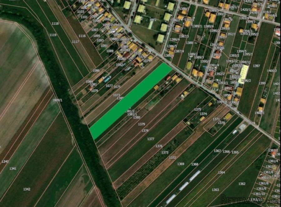 Prodajem plac u Becmenu - 2