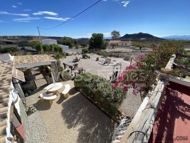 RESERVED/SALE AGREED 2024 & NEW & EXCLUSIVE LISTING TO VOSS.. - 2