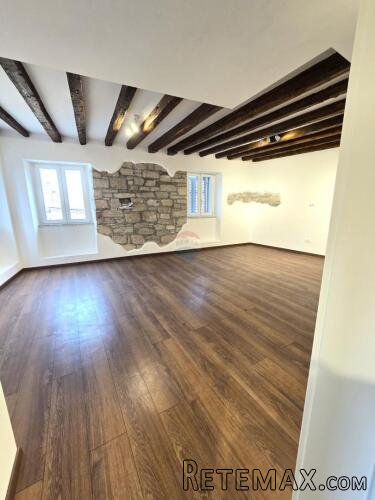 Rovinj,veliki stan u starom gradu,pogled more-75m2 - 2