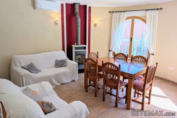 This villa for sale is located in the Girasoles area of.. - 3