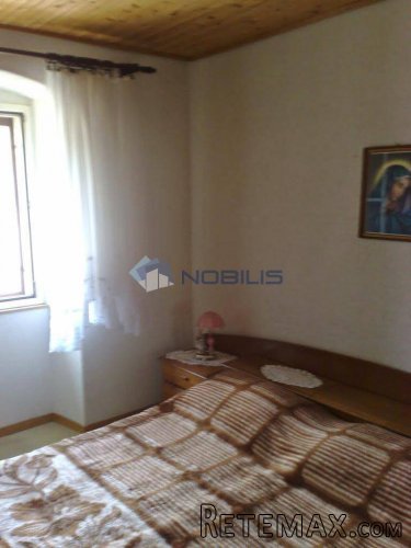 Brač, Pučišća, 2 kuće 270m2 + 30 m2, parcela 370m2 - 11