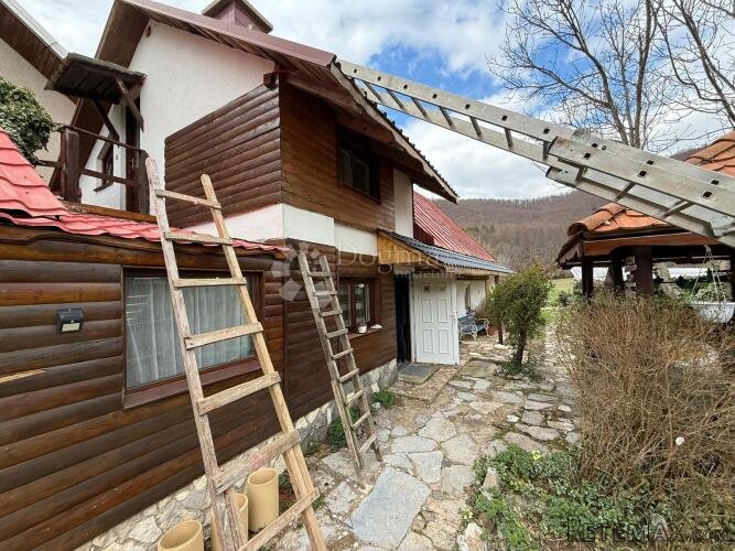 BRUŠANE KUĆA 2 APARTMANA 2 GRAĐ ZEMLJIŠTA POLJO 3000M2 - 2