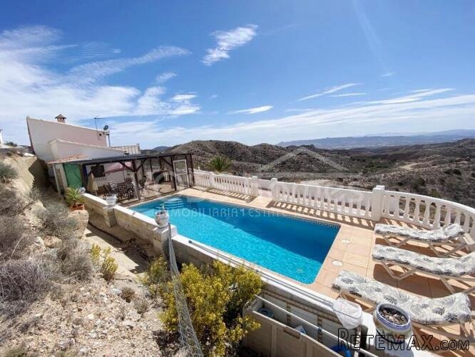 NEW & EXCLUSIVE LISTING TO VOSS HOMES - A truly stunning.. - 2