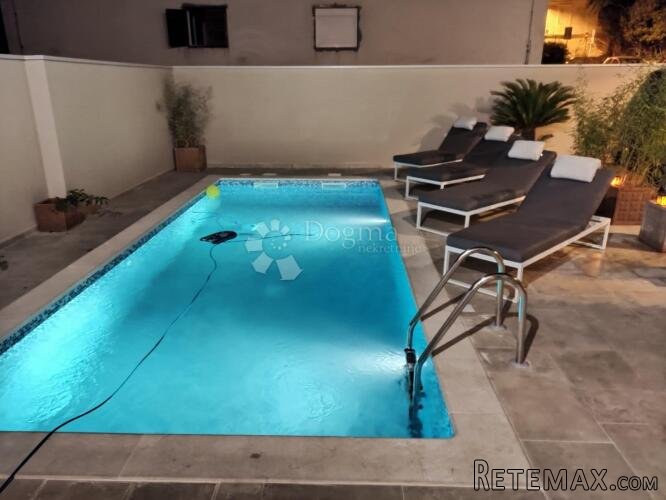 Potpuno renovirana austrougarska Villa u srcu Pule - 2