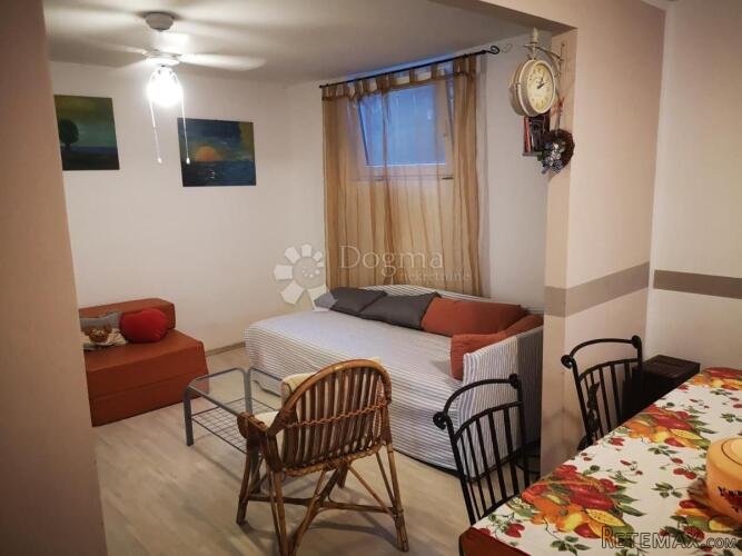 Prostrani apartman 79.36m² u centru Crikvenice! - 2