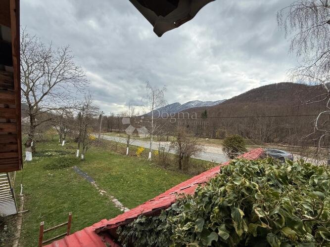 BRUŠANE KUĆA 2 APARTMANA 2 GRAĐ ZEMLJIŠTA POLJO 3000M2 - 3