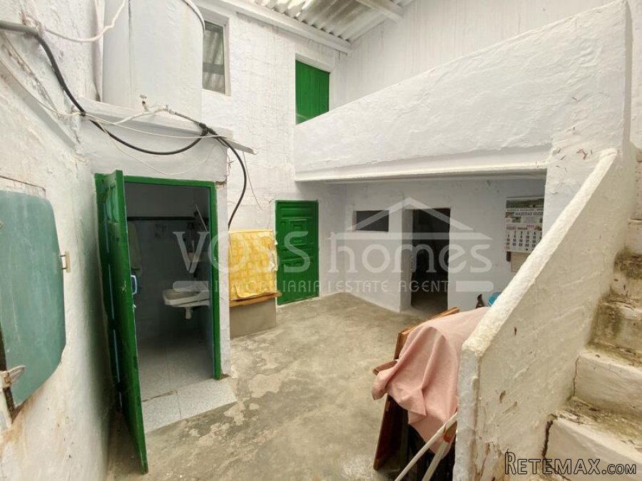NEW LISTING TO VOSS HOMES - A lovely, traditional Spanish 5.. - 13