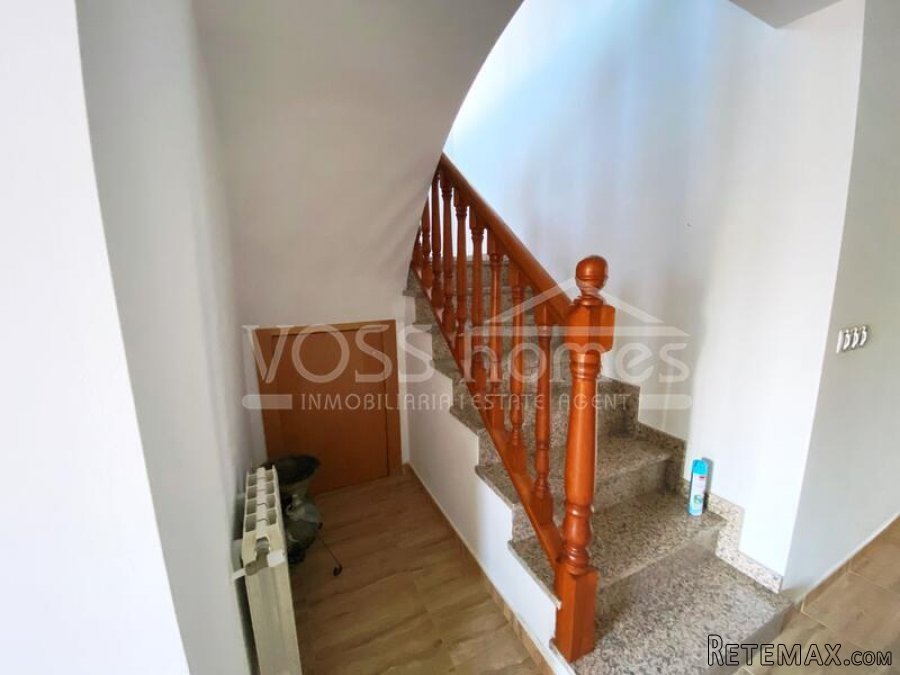 NEW LISTING TO VOSS HOMES - A large, two storey 4 bed, 3.. - 14