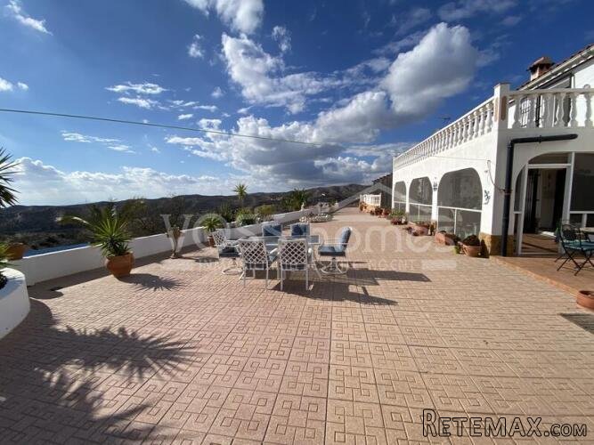 NEW & EXCLUSIVE LISTING TO VOSS HOMES - A truly stunning.. - 6