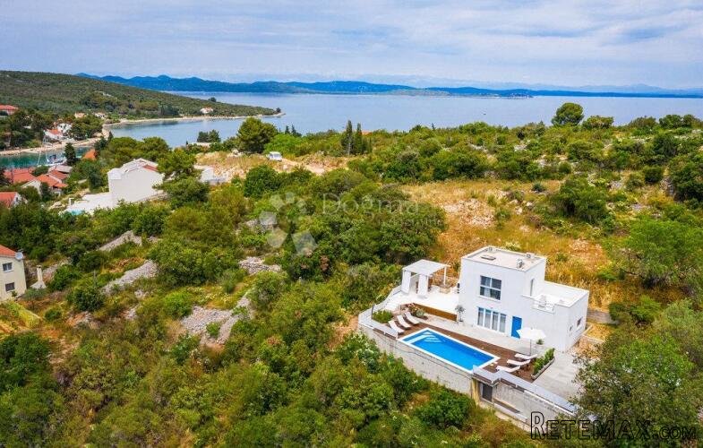 Dugi otok, vila s bazenom