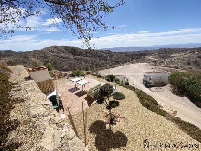 NEW & EXCLUSIVE LISTING TO VOSS HOMES - A truly stunning.. - 10