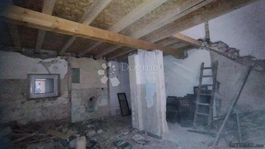 Kamena kuća za adaptaciju - 2