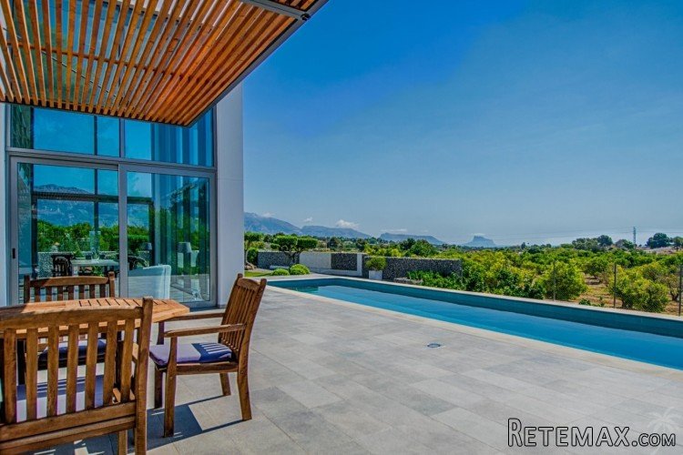 Modern design villa recently built to the highest standards.. - 3