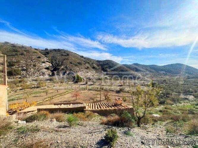 NEW LISTING TO VOSS HOMES - Two huge country houses in.. - 3