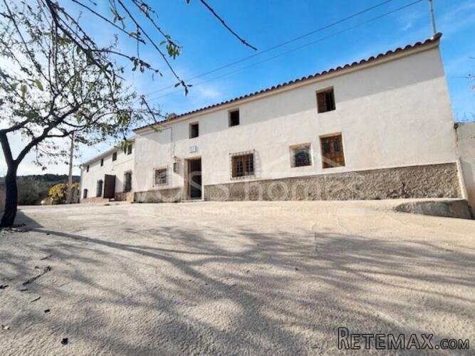 NEW LISTING TO VOSS HOMES - Two huge country houses in.. - 5