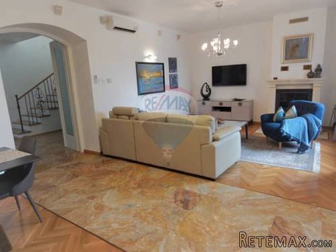Villa u centru Umaga sa 5 zvijezdica - 5
