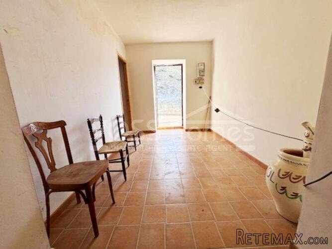 NEW LISTING TO VOSS HOMES - Two huge country houses in.. - 6
