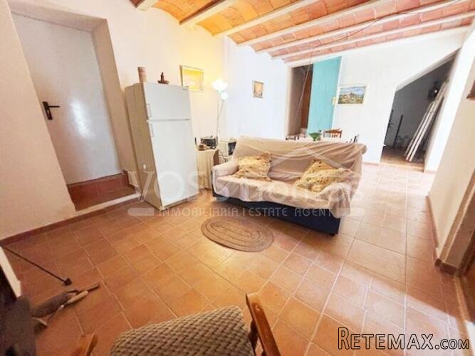 NEW LISTING TO VOSS HOMES - Two huge country houses in.. - 8