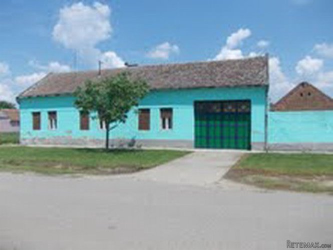 Prodajem kucu u centru Barande