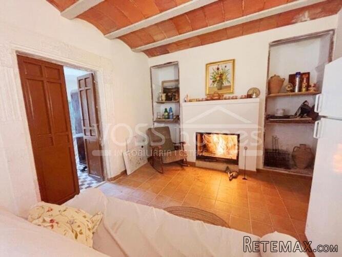 NEW LISTING TO VOSS HOMES - Two huge country houses in.. - 10