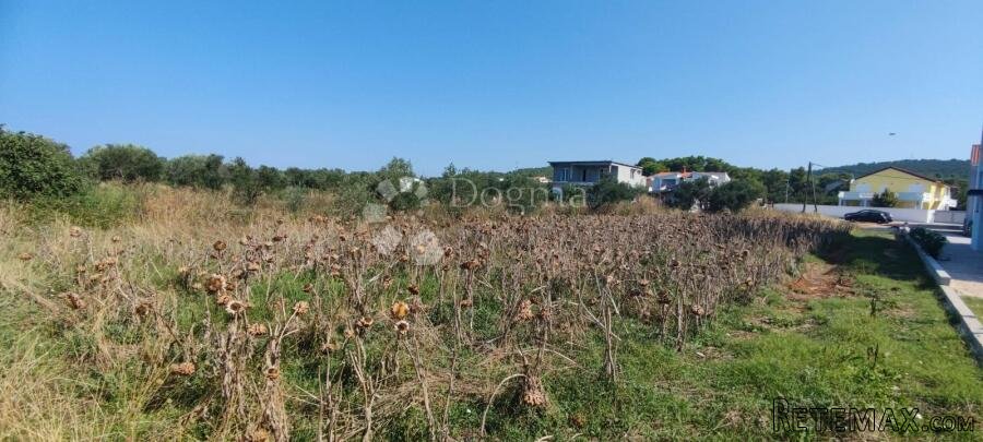 BIBINJE - Građevinsko zemljište pokraj marine Dalmacija