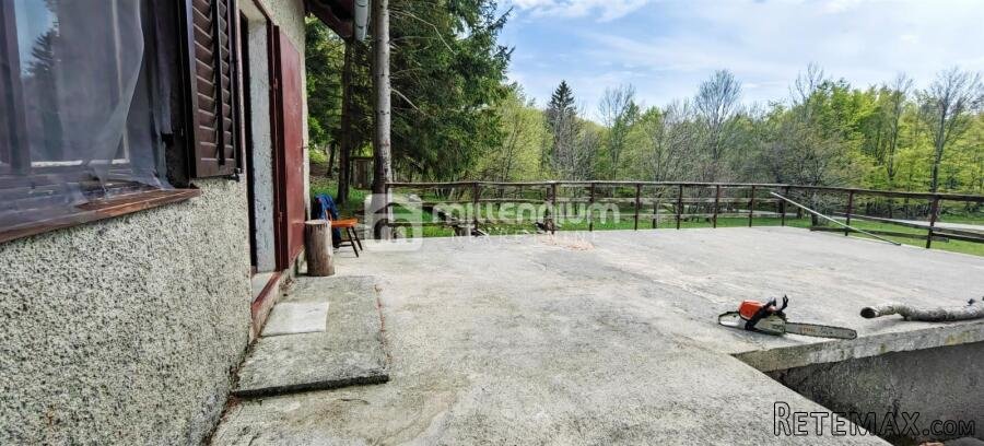 Platak, 40m2, vikendica s 7.611m2 okućnice - 6