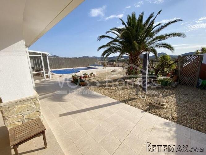 NEW & EXCLUSIVE TO VOSS HOMES - A stunning, lovingly cared.. - 7