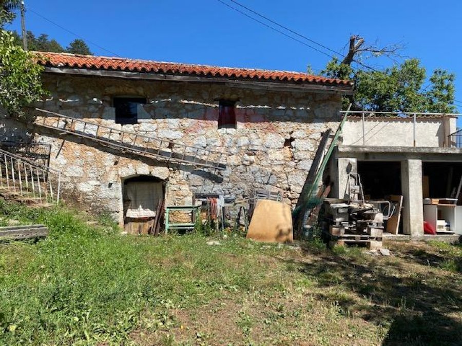 LOVRAN - Imanje sa 1365 m2 okućnice - 2