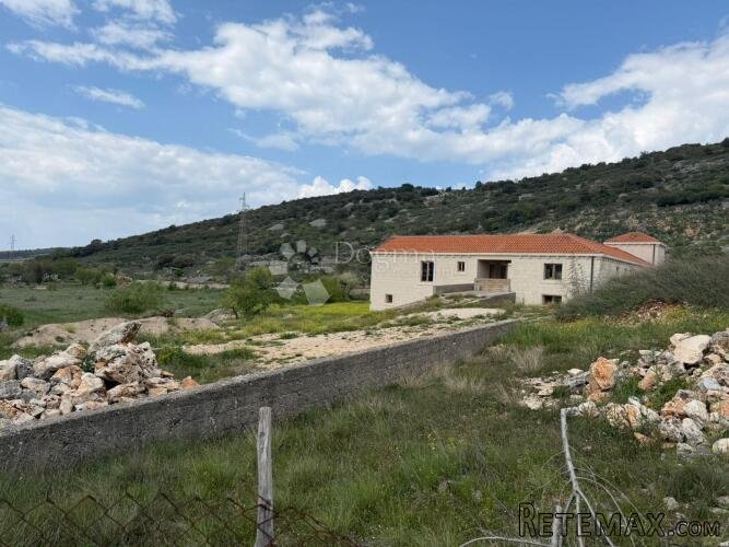 Mediteranska oaza privatnosti – kamena rezidencija na Braču - 2