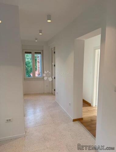Vojak-97m2,3skl,kompletno adaptiran ,balkon, - 2