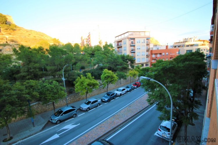El apartamento se ubica muy cerca del centro de Alicante y.. - 4