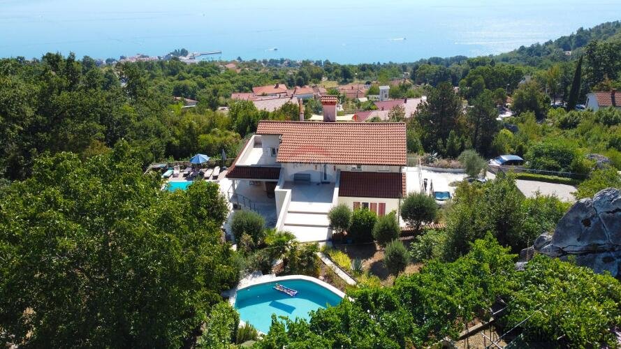 OPATIJA,LIGANJ- penthouse s bazenom, okućnicom, pogledom na