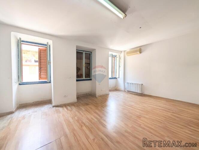 Rovinj - stan za renovaciju u centru starog grada