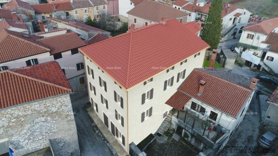 PRODAJE SE KUĆA ZA INVESTICIJU – CENTAR ŽMINJA – 546 m² - 2