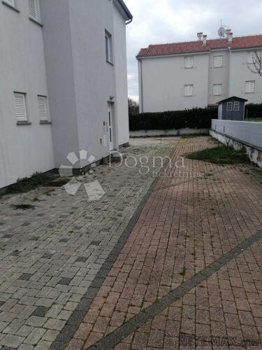 ČIŽIĆI APARTMAN U VISOKOM POTKROVLJU - 3