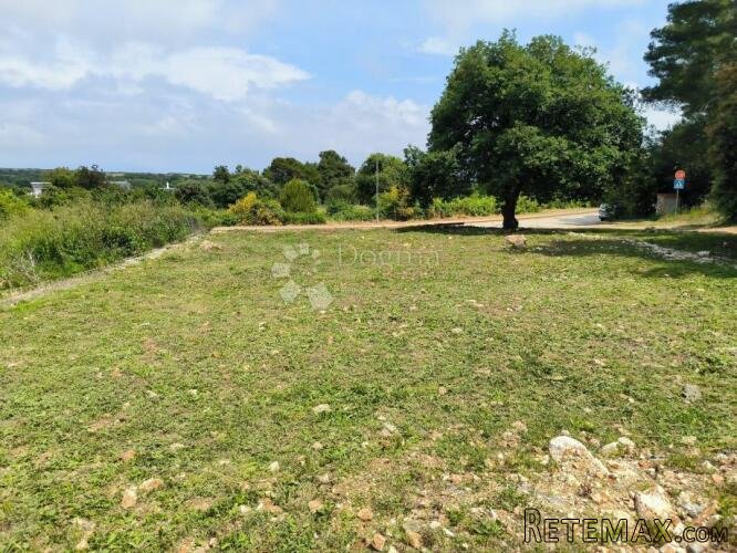 Ližnjan – građevinsko zemljište s projektom vile i pogledom