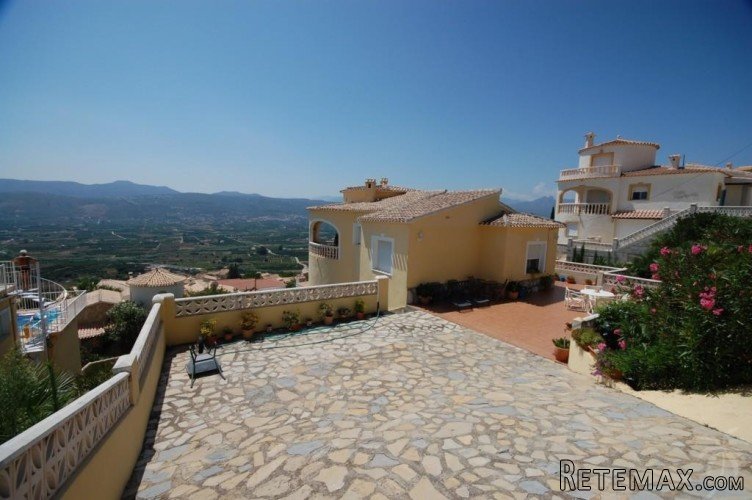 Enjoy the beautiful views across the hills to the sea from.. - 2
