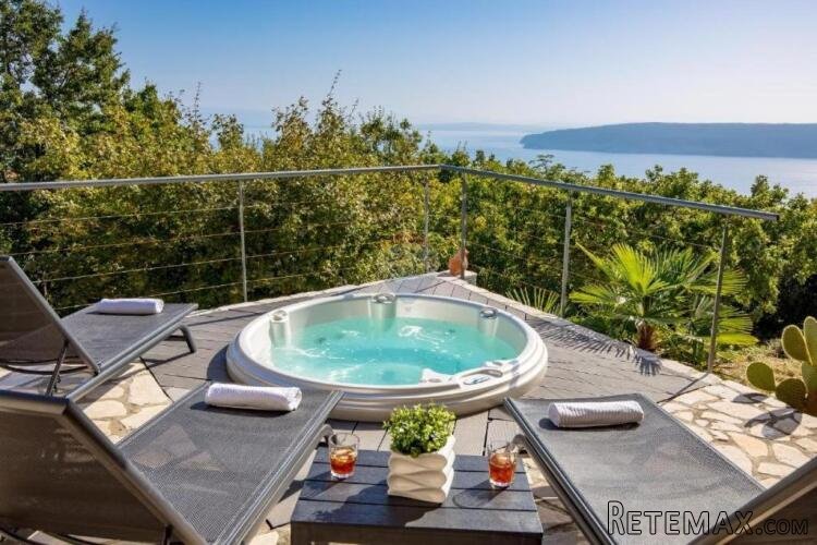 OPATIJA, MOŠĆENIČKA DRAGA- kuća u zelenilu s pogledom na mor